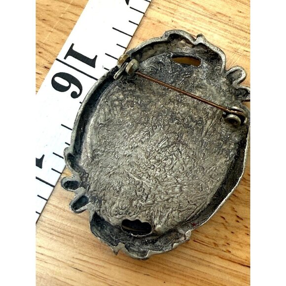 Gray Cameo Brooch With Rhinestone Accents & Antique Silver Tone Frame - Picture 6 of 6